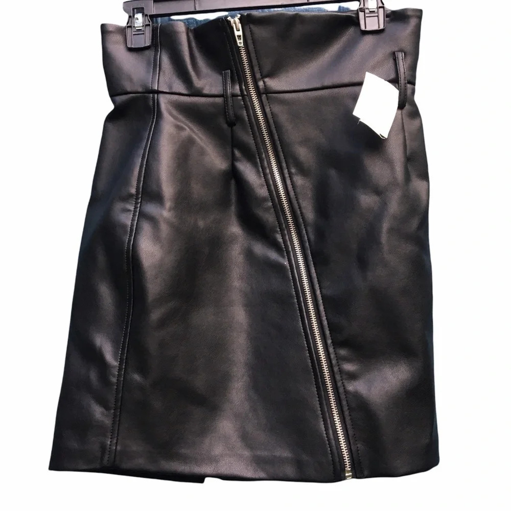 NWTBlank NYC Vegan Leather Asymmetric Mini Skirt25
